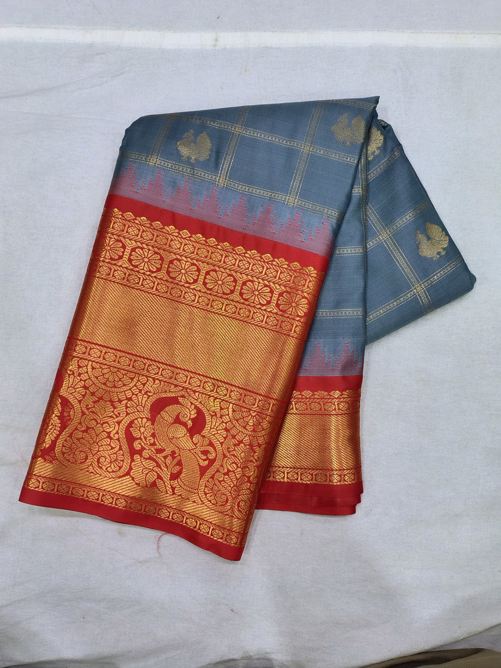 Semi Gadwal pattu saree Alt